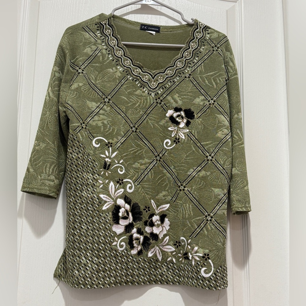 T-C Fashion Women’s Shirt